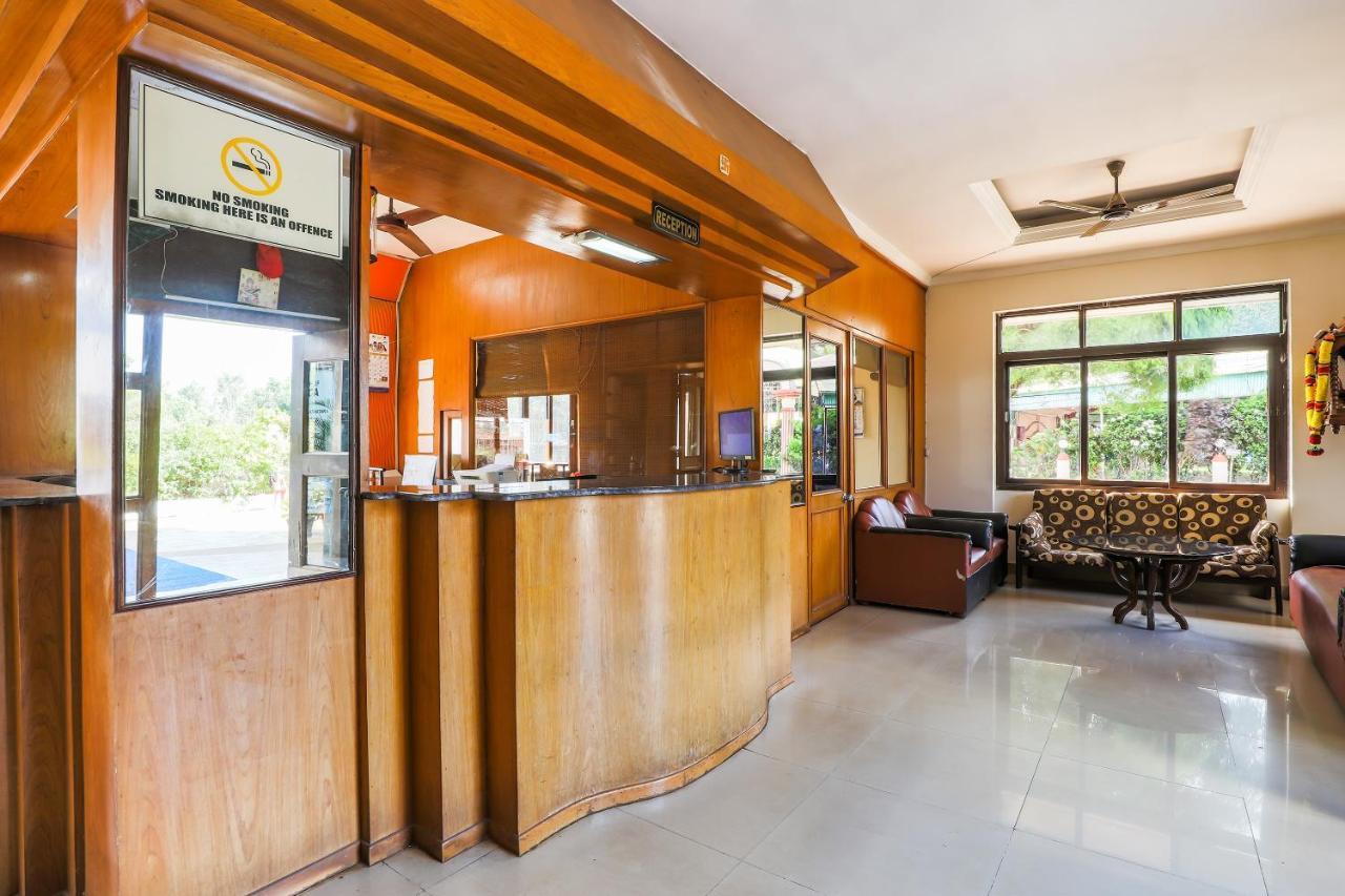 Spot On 37412 Hotel Priti International Mapusa Eksteriør bilde
